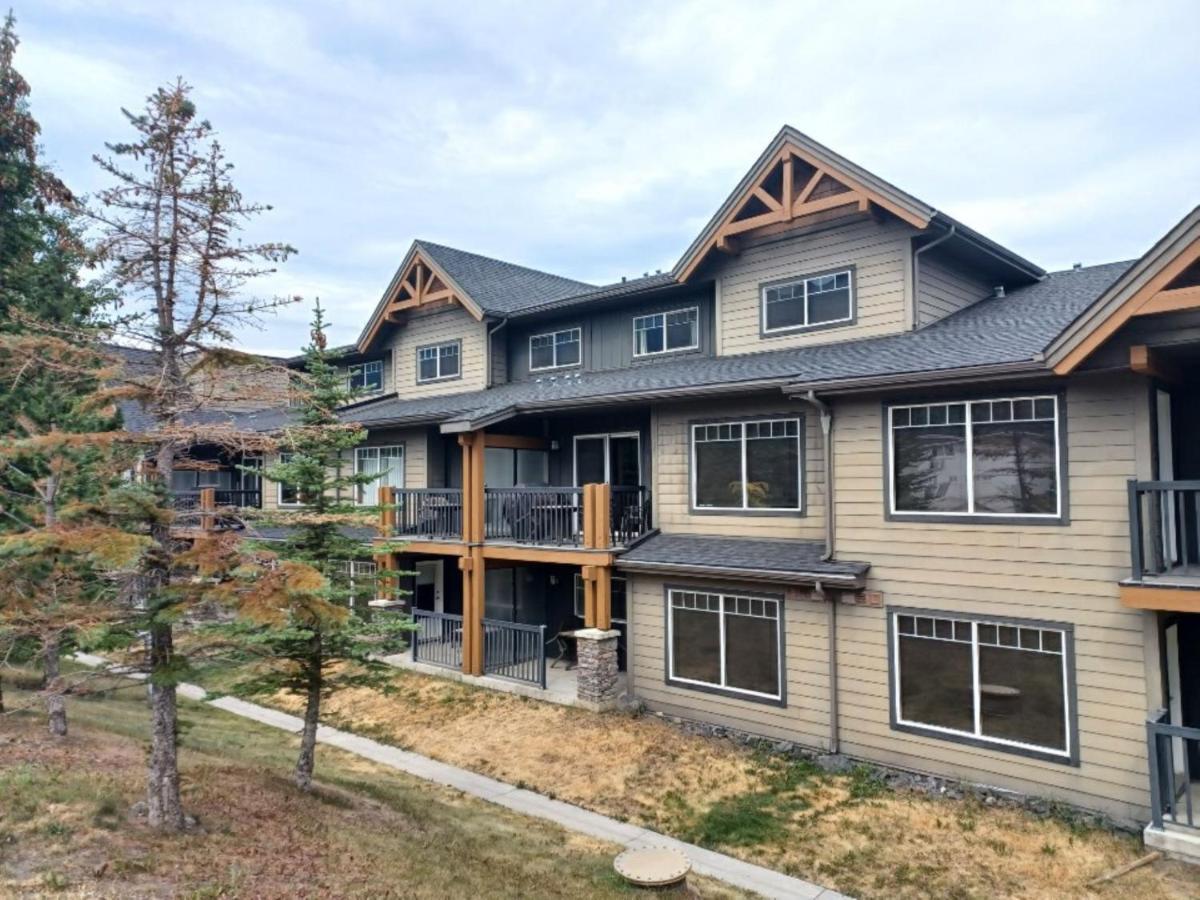 Rocky Mountain Getaway Apartment Канмор Екстериор снимка