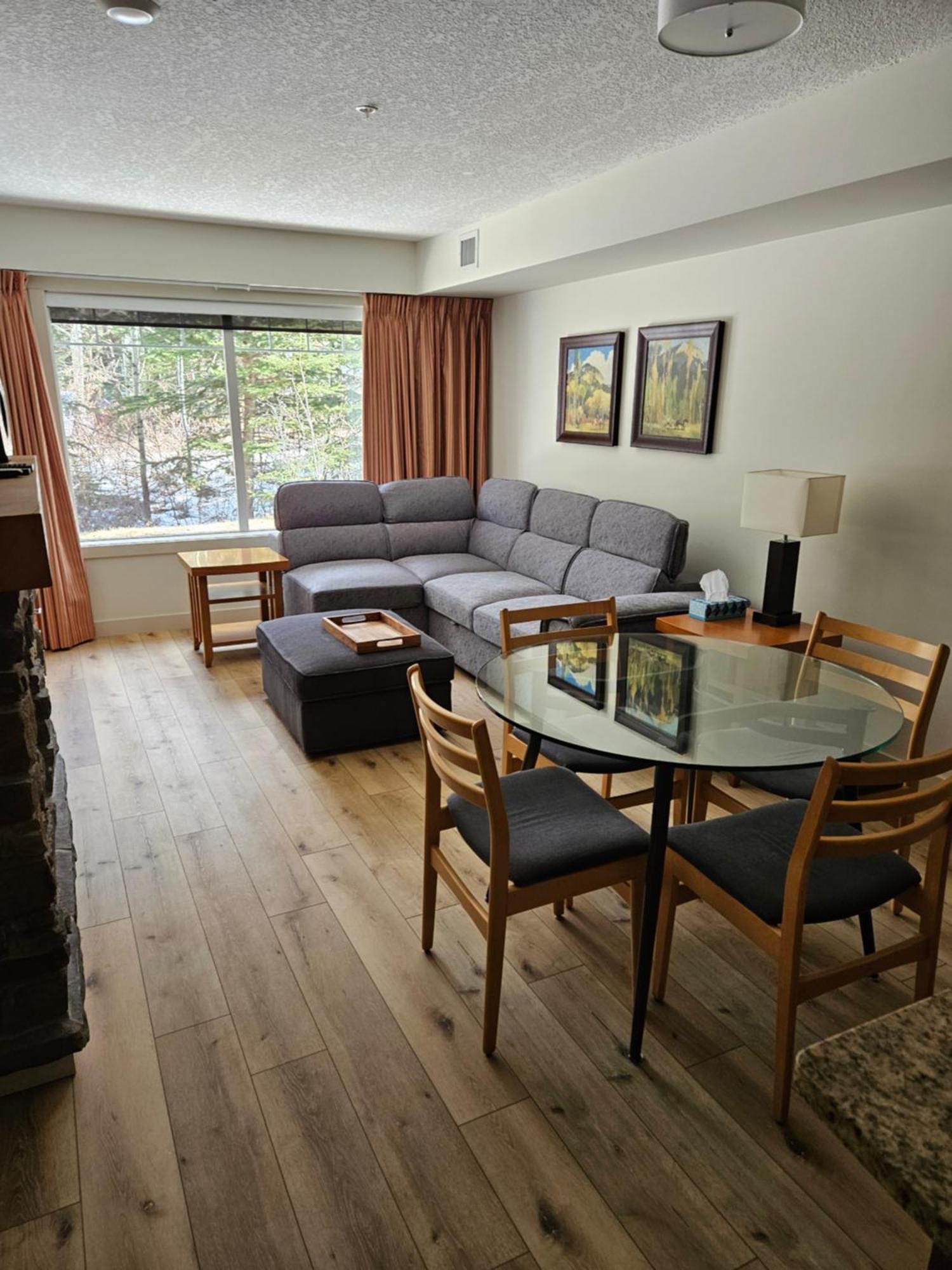 Rocky Mountain Getaway Apartment Канмор Екстериор снимка