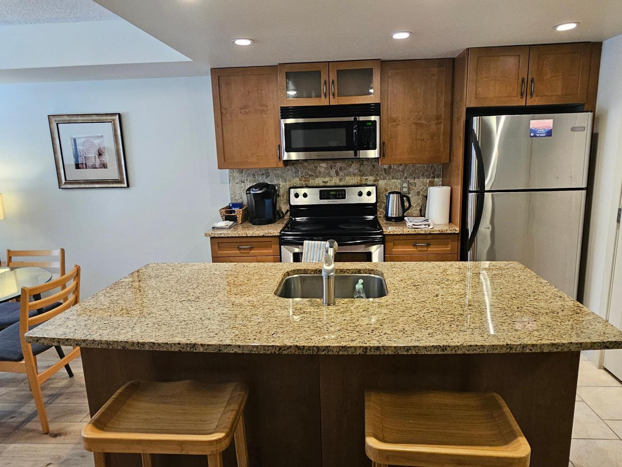 Rocky Mountain Getaway Apartment Канмор Екстериор снимка